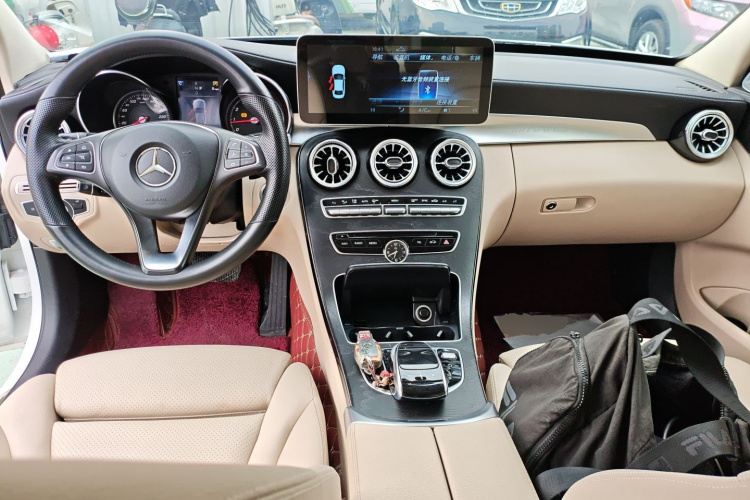 奔驰C级 2018款 C 180 L 时尚型运动版中控内饰12