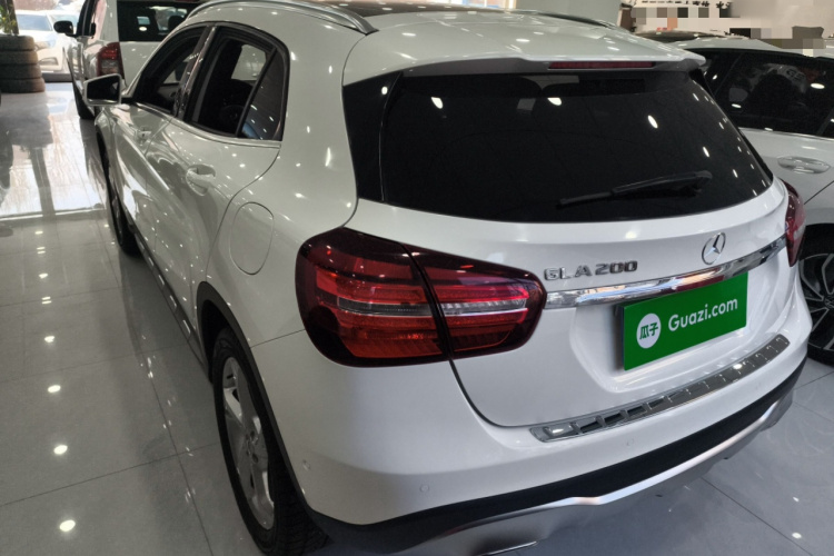 奔驰GLA 2017款 GLA 200 动感型车身外观4