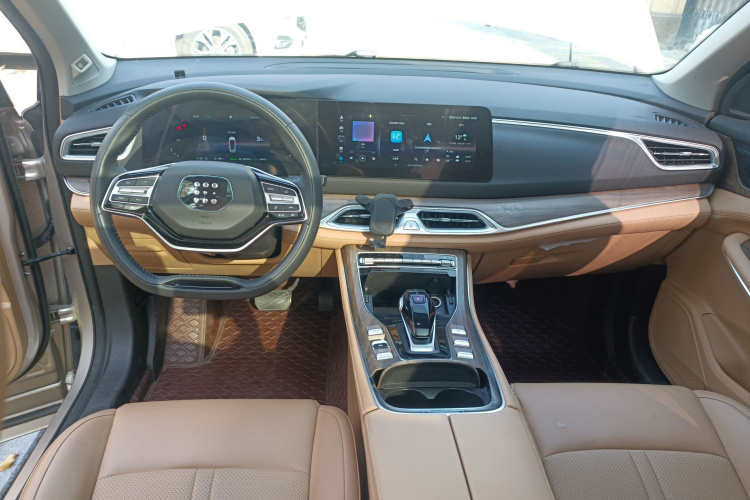 蓝电E5 2023款 1.5L DE-i 110KM旗舰型 7座中控内饰7002