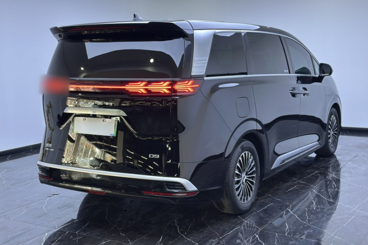 腾势D9 2022款 DM-i 970 四驱尊荣型车身外观6005