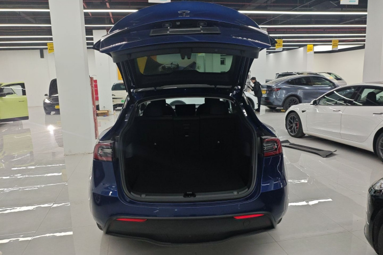 特斯拉 Model Y 2021款 长续航全轮驱动版机舱底盘23
