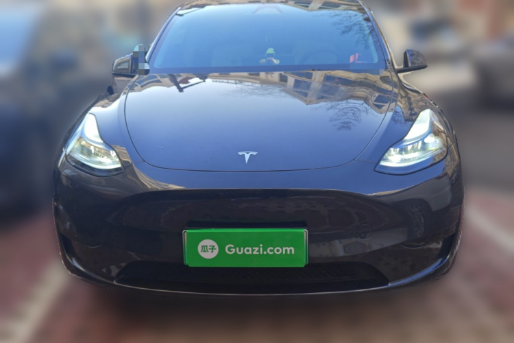 特斯拉 Model Y 2024款 后轮驱动版车身外观2