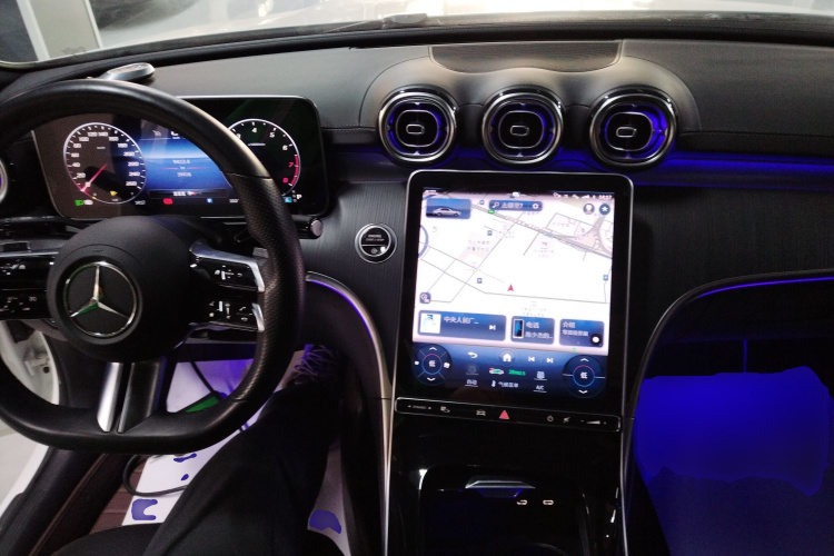 奔驰C级 2022款 C 260 L 皓夜运动版中控内饰12