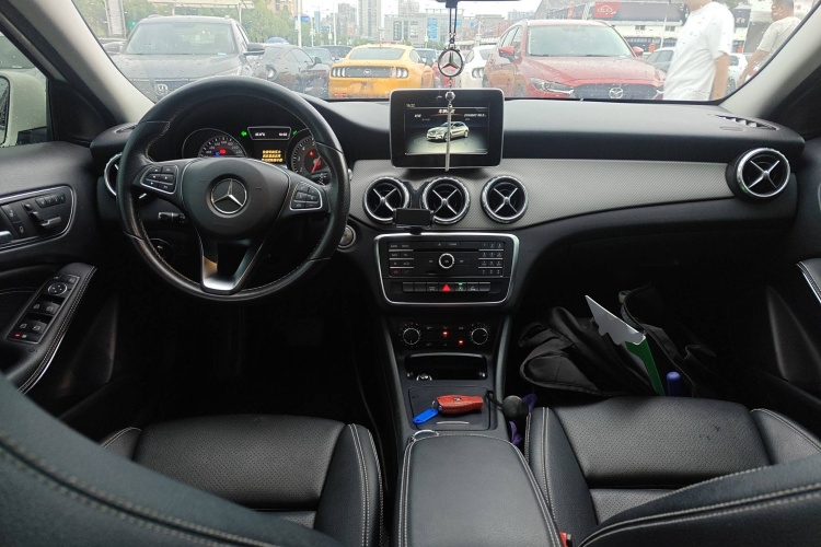 奔驰GLA 2016款 GLA 200 动感型中控内饰7002