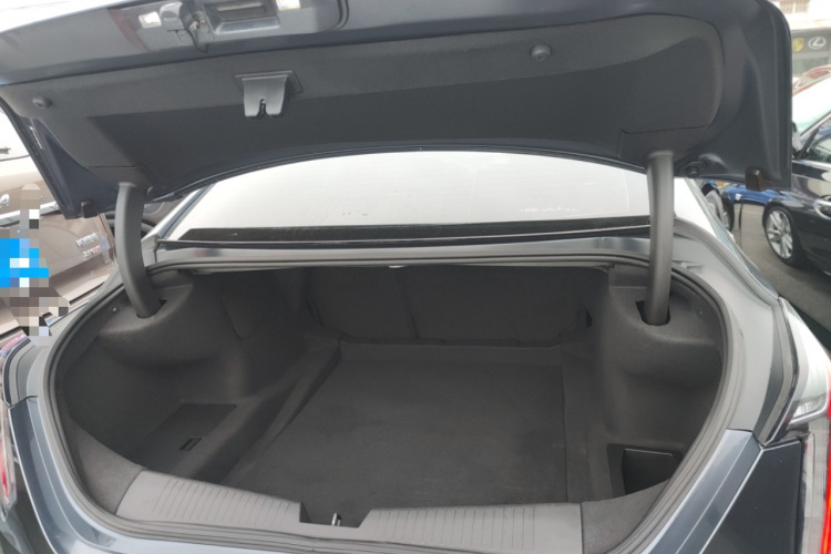 凯迪拉克CT4 2021款 28T 风尚型机舱底盘23