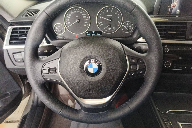 宝马3系 2017款 320Li 时尚型中控内饰13