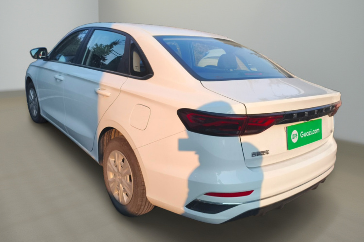 吉利汽车 帝豪 2025款 第4代 1.5L 手动星耀版车身外观5