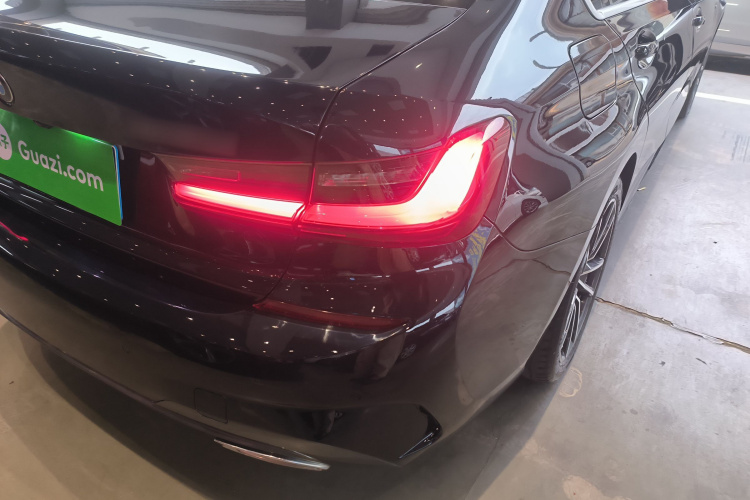 宝马3系 2022款 改款 320Li M运动套装车身外观9