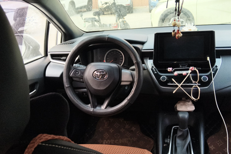 丰田 雷凌 2022款 TNGA 1.5L CVT进取版中控内饰13