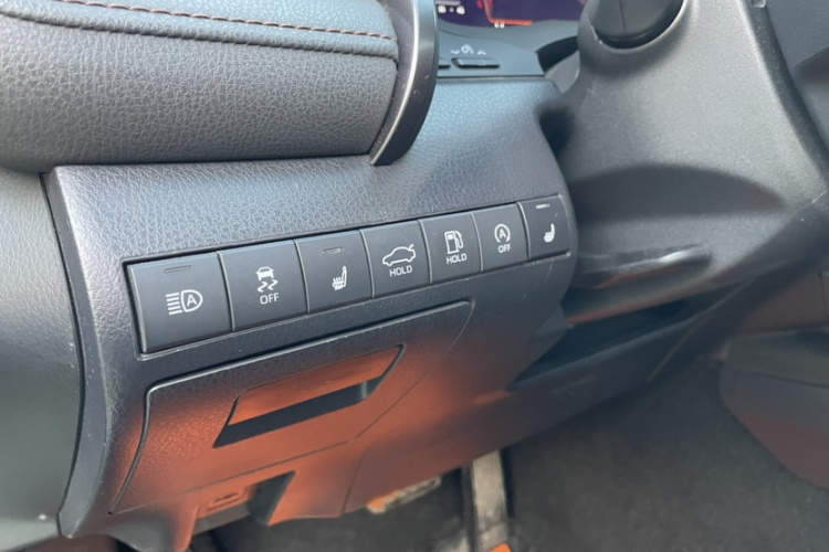 丰田 凯美瑞 2021款 2.5G 豪华版局部细节9007