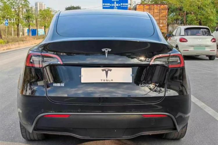 特斯拉 Model Y 2022款 改款 后轮驱动版车身外观6004