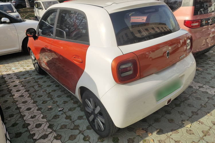 欧拉黑猫 2021款 351km 豪华型车身外观4