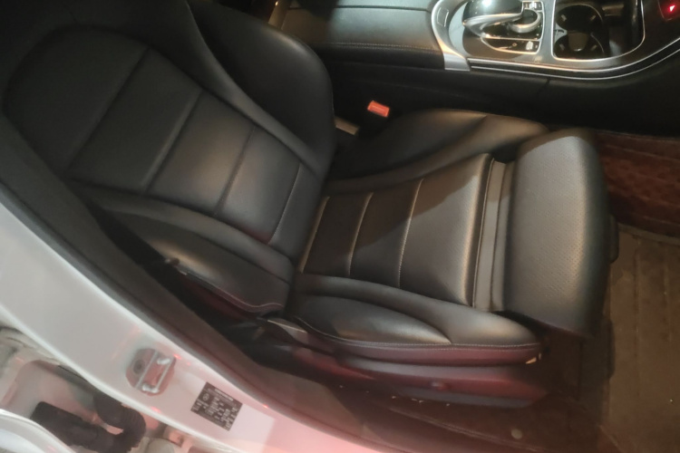 奔驰C级 2015款 改款 C 180 L 运动型局部细节41