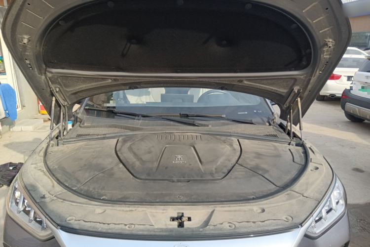 比亚迪 宋PLUS新能源 2021款 DM-i 110KM 旗舰PLUS机舱底盘24