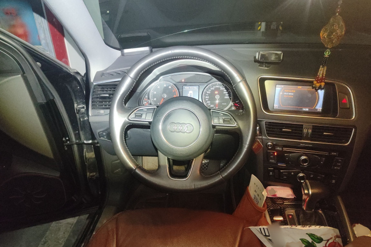 奥迪Q5 2013款 40 TFSI 进取型局部细节13