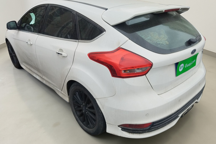 福特 福克斯 2015款 两厢 EcoBoost 180 自动运动型车身外观5