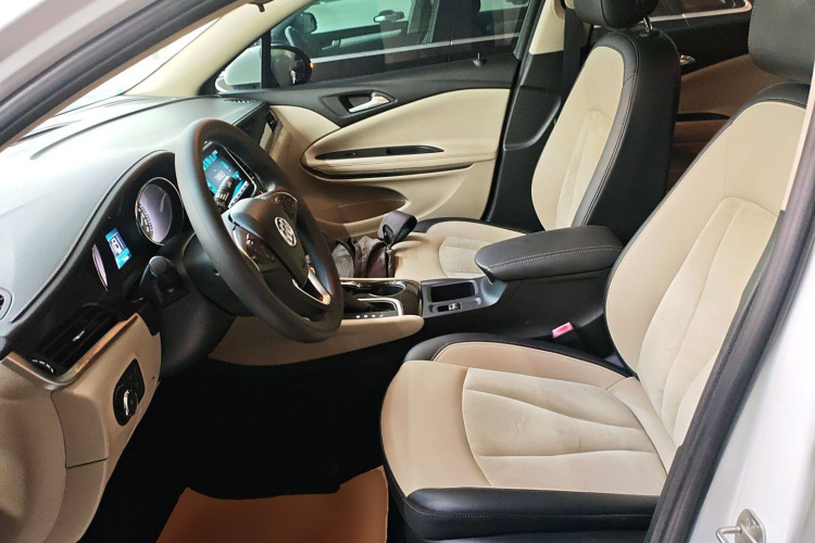 别克 威朗 2019款 三厢 15S 自动领先型中控内饰19