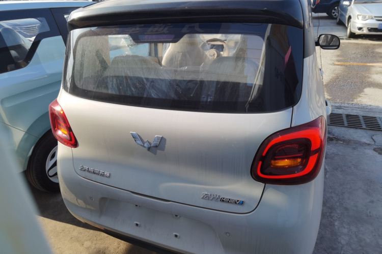 五菱汽车 宏光MINIEV 2025款 四门版 臻享+款车身外观6