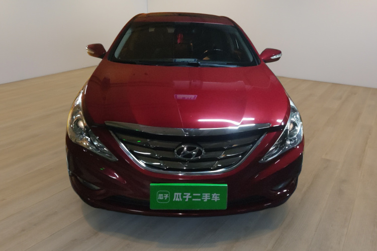 现代 索纳塔 2011款 2.0L 自动领先版车身外观2