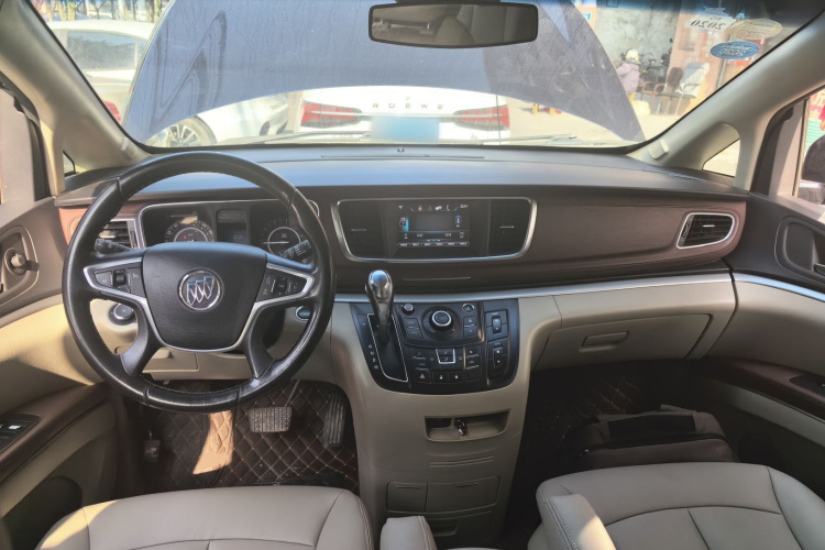 别克GL8 2017款 25S 舒适型 国V中控内饰12