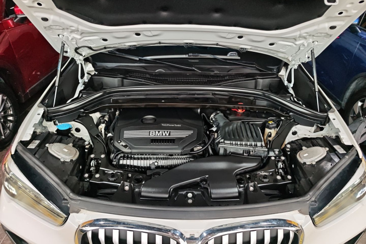 宝马X1 2021款 改款 sDrive25Li 领先型机舱底盘24