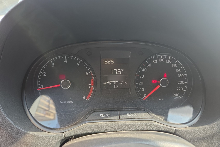 大众 Polo 2014款 1.4L 手动风尚版局部细节14