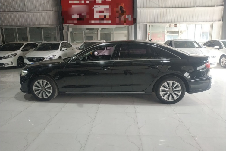 奥迪A6L 2016款 TFSI 舒适型车身外观4