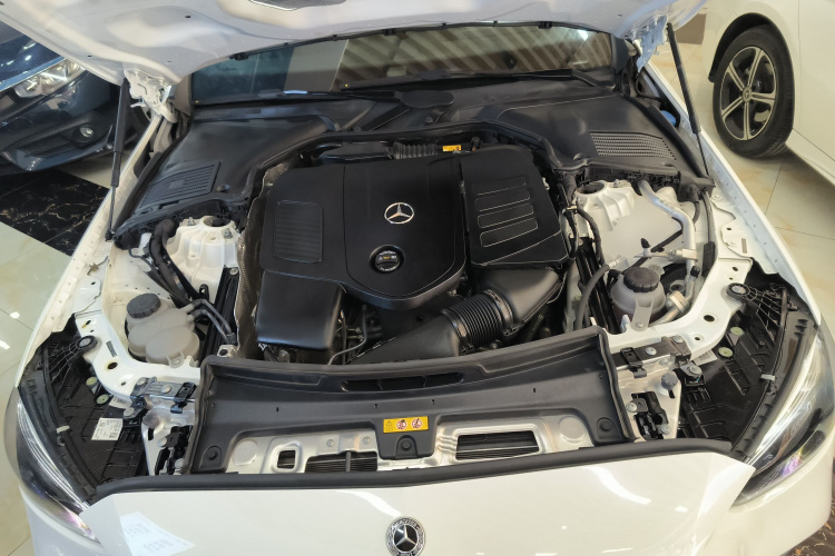 奔驰C级 2023款 C 260 L 运动版机舱底盘24