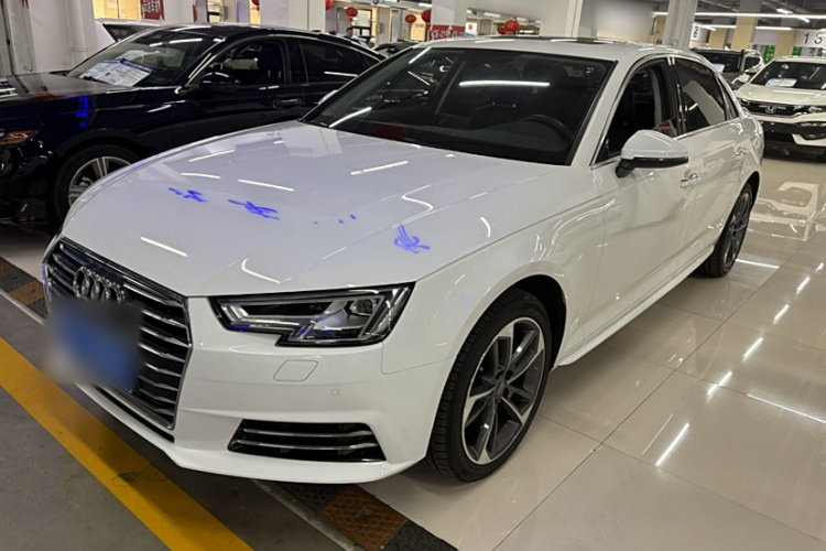 奥迪A4L 2018款 30周年年型 40 TFSI 进取型局部细节9009