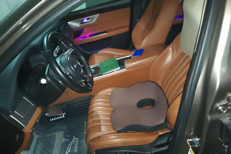 捷豹XFL 2017款 XFL 2.0T 240PS 奢华版局部细节19