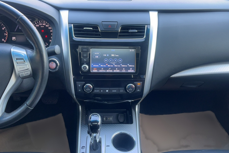 日产 天籁 2016款 改款 2.0L XL舒适版局部细节16