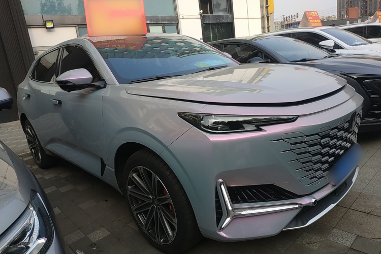 长安UNI-K 2024款 2.0T 两驱全球行版车身外观3