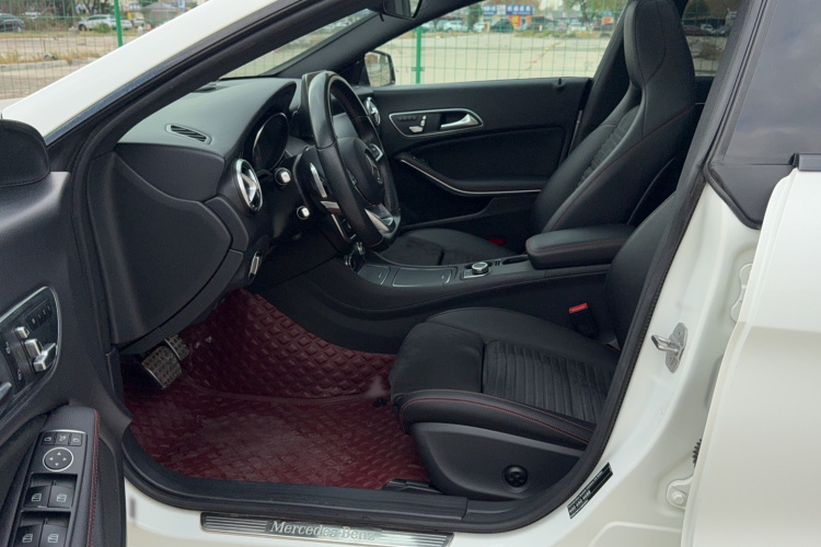 奔驰CLA 2018款 CLA 220 4MATIC局部细节19