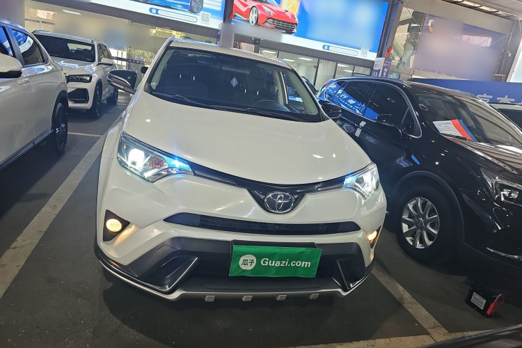 丰田 RAV4荣放 2018款 2.0L CVT两驱风尚X版车身外观2