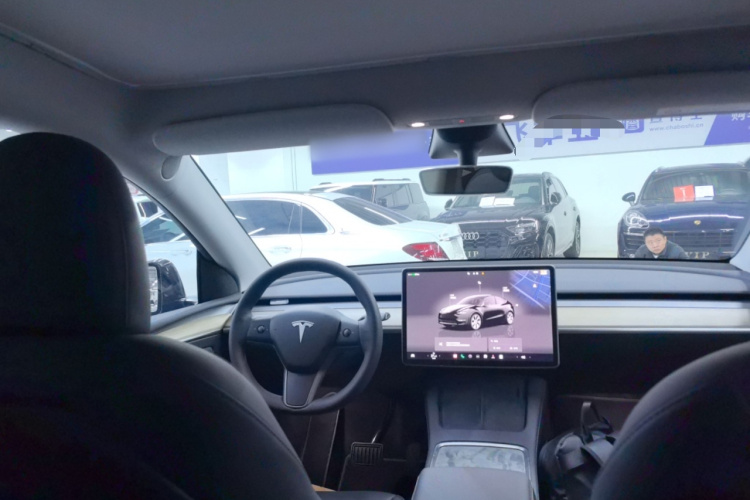 特斯拉 Model Y 2022款 改款 后轮驱动版中控内饰22