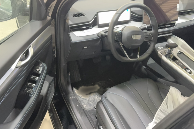 吉利汽车 星瑞 2025款 东方曜 1.5TD 扶摇版中控内饰7002