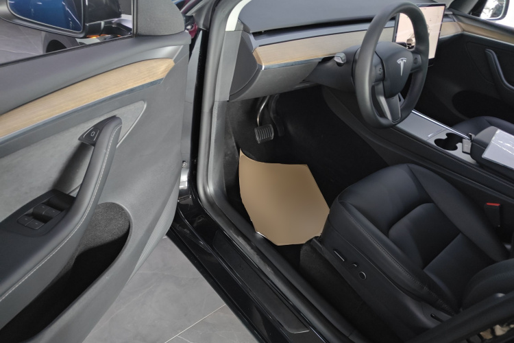 特斯拉 Model Y 2022款 改款 长续航全轮驱动版中控内饰20