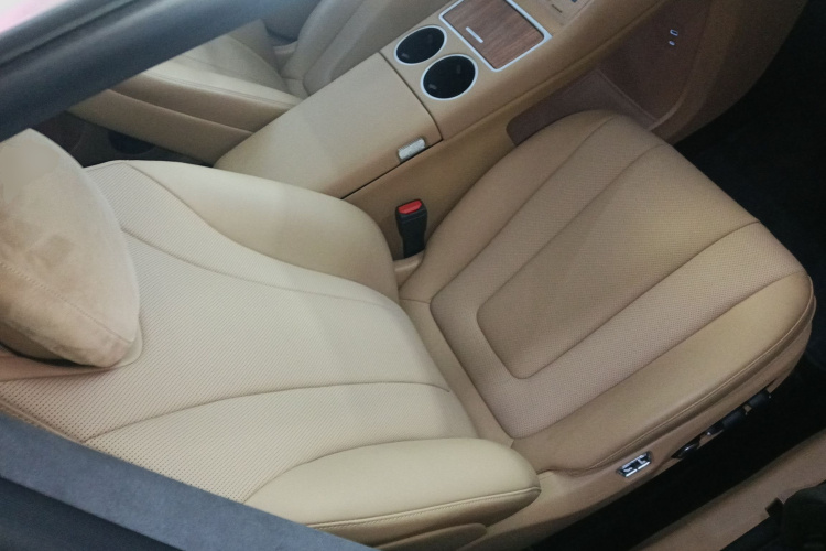 鸿蒙智行 智界R7 2025款 增程 331km Ultra局部细节41