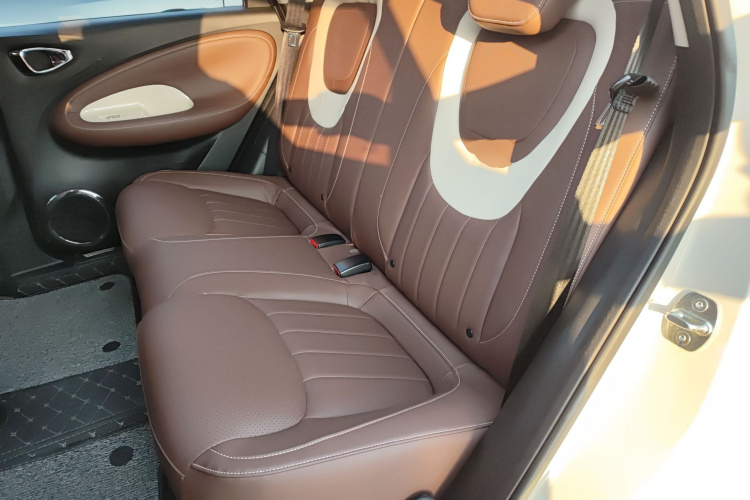 五菱汽车 五菱缤果 2023款 333km 灵犀互联+款中控内饰21