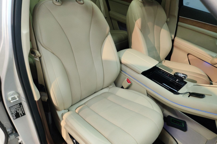 鸿蒙智行 问界M7 2024款 1.5T 后驱Plus版 5座局部细节41