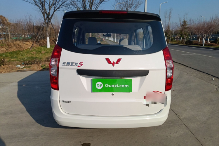 五菱汽车 五菱宏光 2021款 1.5L S基本型LAR车身外观6