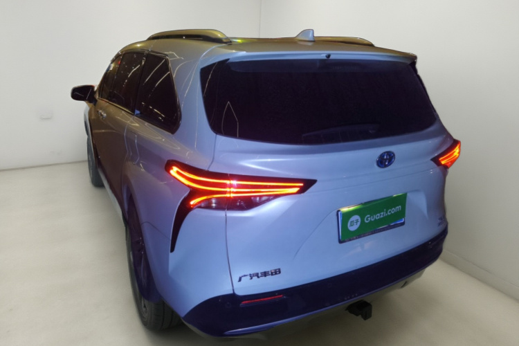 丰田 赛那SIENNA 2021款 2.5L混动 铂金版车身外观5