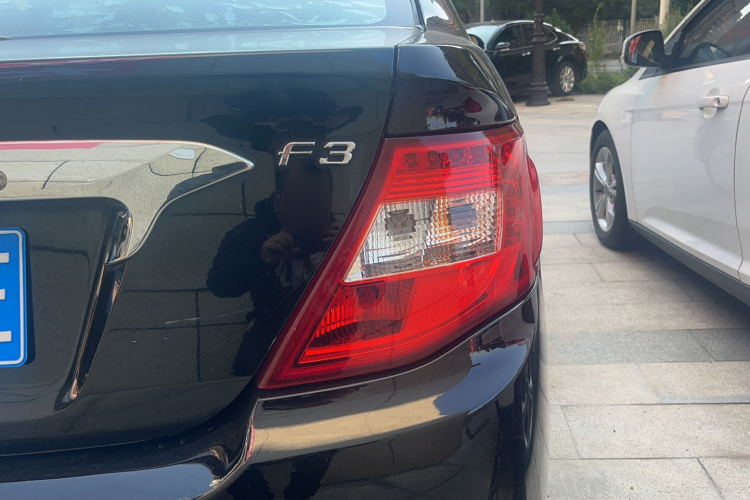 比亚迪F3 2015款 节能版 1.5L 手动舒适型车身外观9