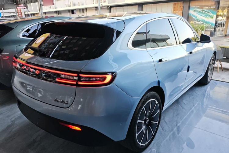 鸿蒙智行 问界M5 2022款 纯电四驱性能版车身外观7