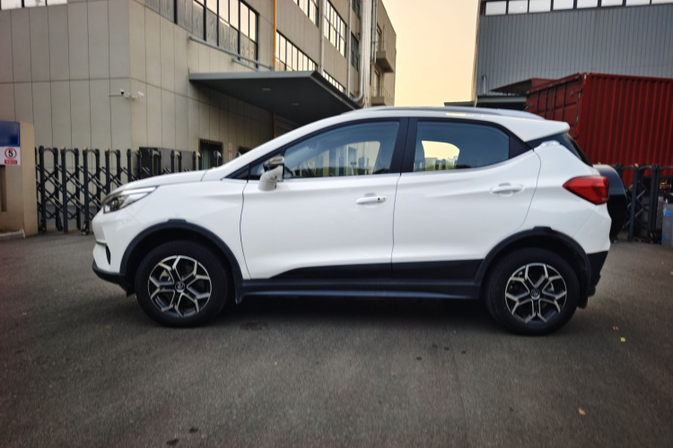 比亚迪 元Pro 2021款 一生一世版车身外观6011