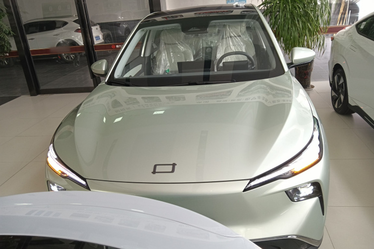 奔腾 悦意03 2025款 565km 臻享版车身外观2