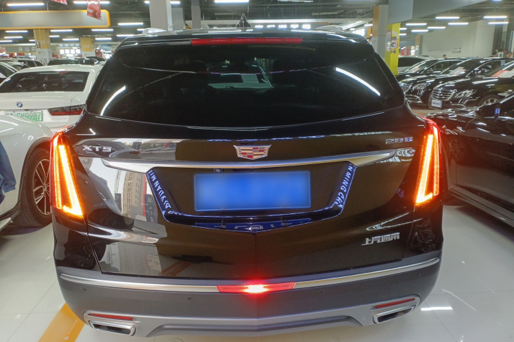 凯迪拉克XT5 2022款 2.0T 两驱豪华型车身外观6