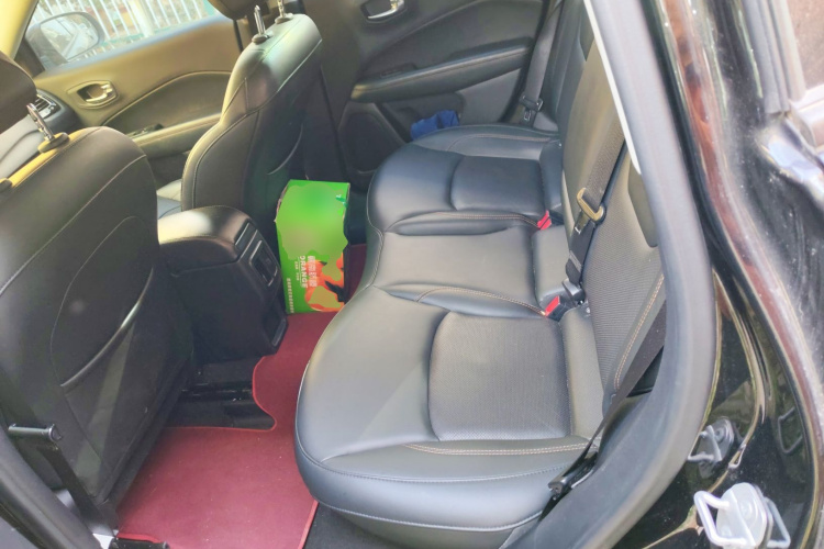 Jeep 指南者 2019款 220T 自动家享四驱版中控内饰21