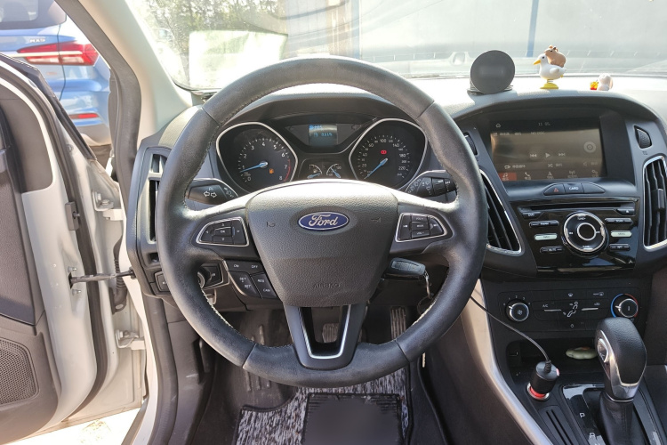 福特 福克斯 2017款 两厢 1.6L 自动舒适型智行版局部细节13