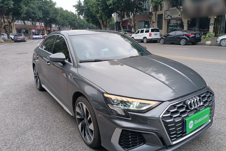 奥迪A3 2024款 A3L Limousine 35 TFSI 时尚运动型车身外观3